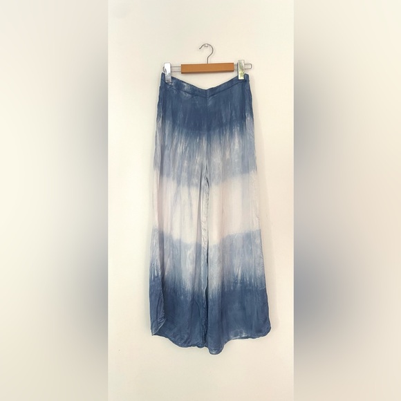 BELLA DAHL Flowy Wide Leg Crop Mykonos Strp Blue Tie-Dye Wide-Leg Pants - Picture 3 of 7